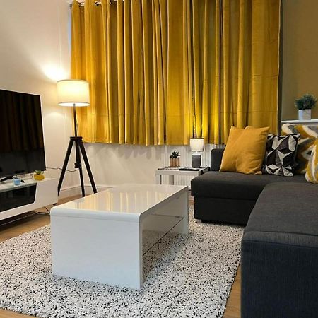 Modern And Stylish 1Bed Flat Apartment บาร์คกิ้ง ภายนอก รูปภาพ