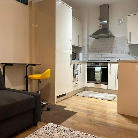 Modern And Stylish 1Bed Flat Apartment บาร์คกิ้ง ภายนอก รูปภาพ