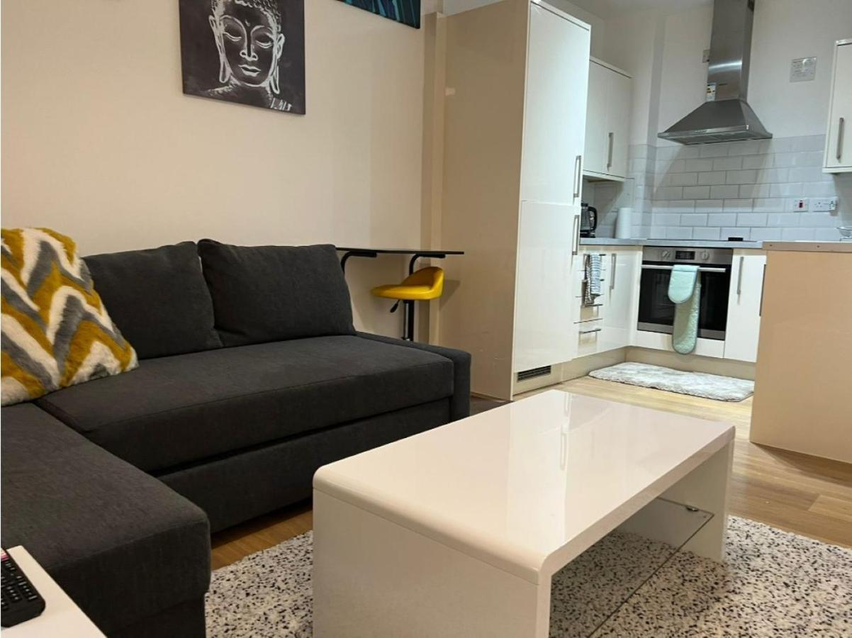 Modern And Stylish 1Bed Flat Apartment บาร์คกิ้ง ภายนอก รูปภาพ