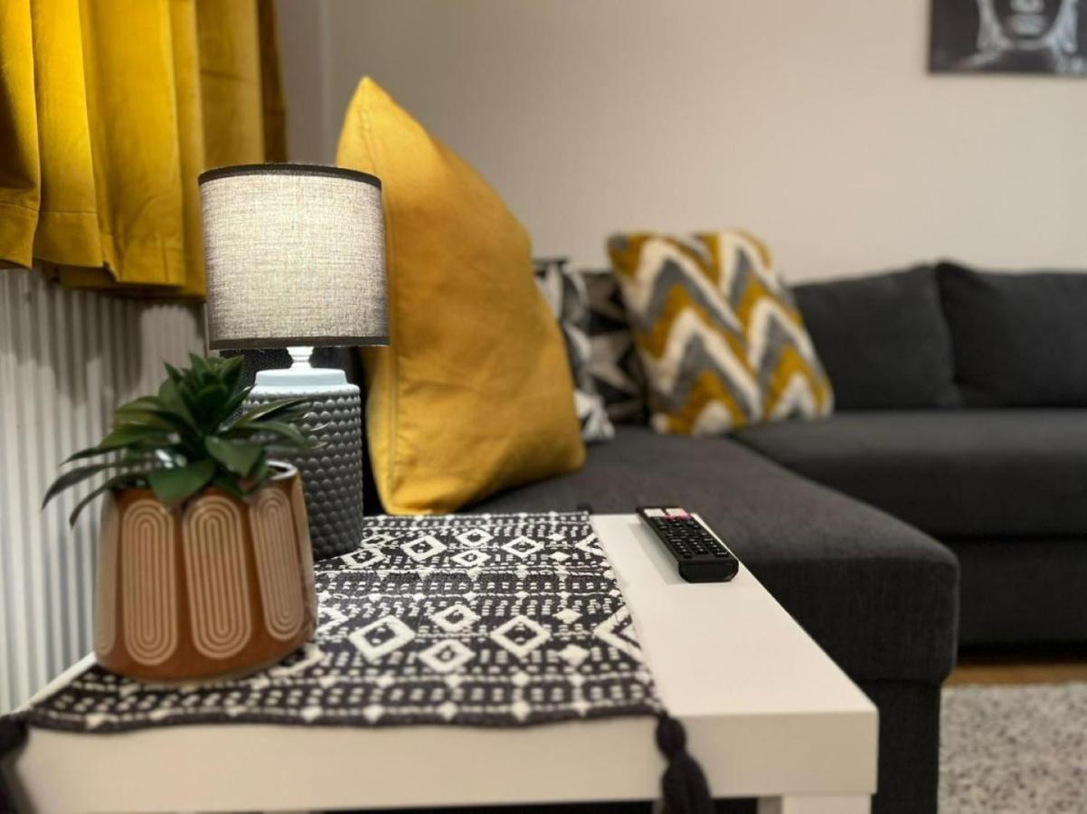 Modern And Stylish 1Bed Flat Apartment บาร์คกิ้ง ภายนอก รูปภาพ